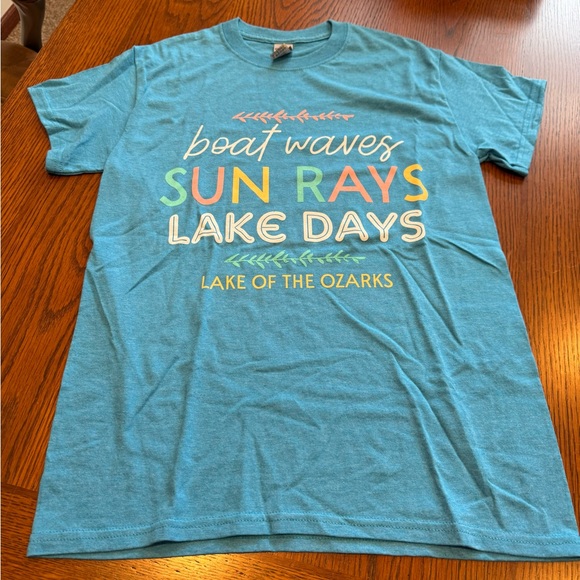 NEW UNISEX LAKE OF THE ORZAKS GILDAN TEE- SHIRT SMALL - Picture 1 of 4